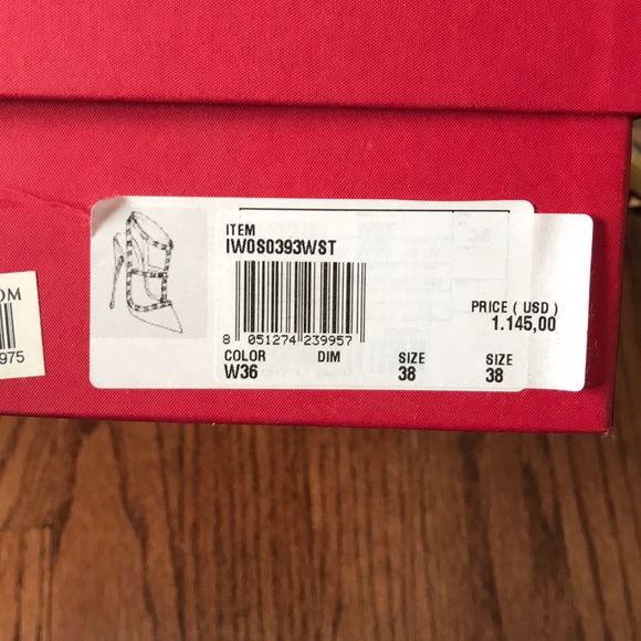 Authentic Valentino rockstud heels - Picture 6 of 6